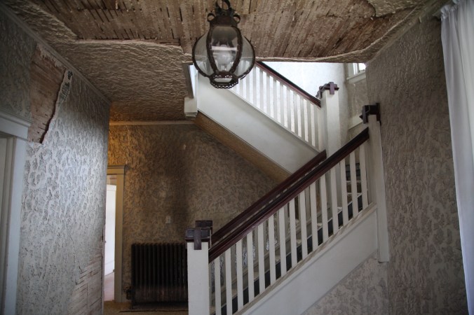 befores_willinghouse_mainentry